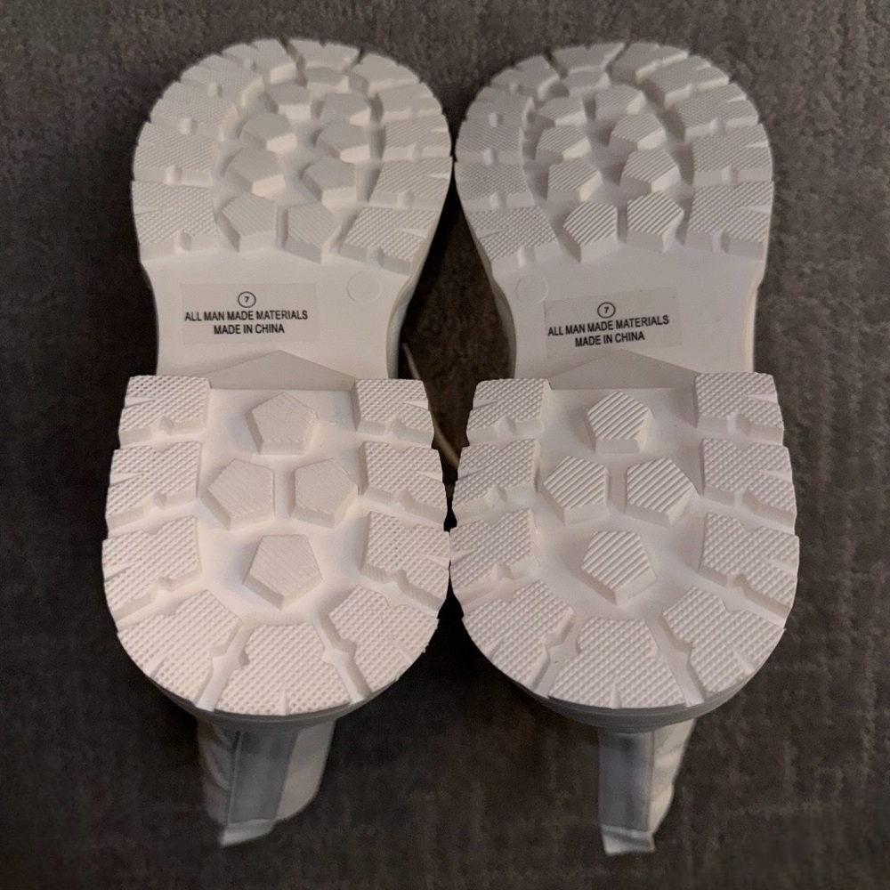 Fashion Nova White Oh You Heart Quilted Combat Boots - Size 7 - Picture 7 of 7